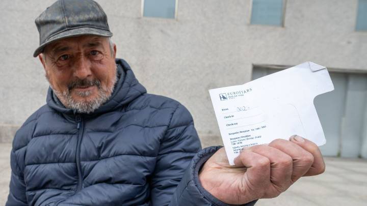 Alfredo, el sintecho que a veces duerme en un hotel de cuatro estrellas de Vigo