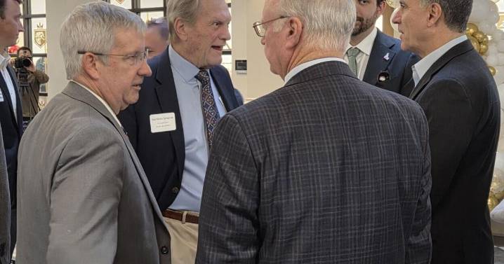 Simpson downplays criticism of Trump by Dems