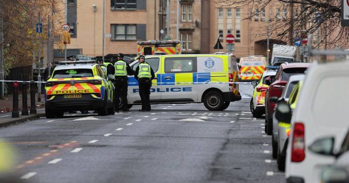 Police rush to Glasgow street amid ongoing incident as area taped off