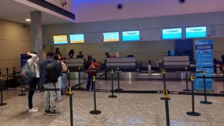 Un baterista de rock aseguró tener una bomba en un aeropuerto