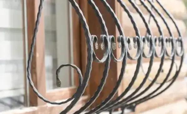 Rejas curvas en ventanas: ¿solo decoración o mucho más?