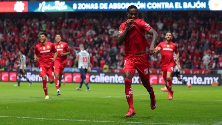 Toluca se aferra al sueño del bicampeonato y elimina a Rayados