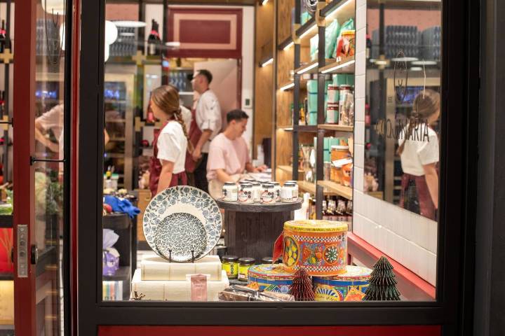 Exclusiva marca cerró en 2023 tras 14 años de historia: ahora volvió y así es la nueva tienda en Parque Arauco