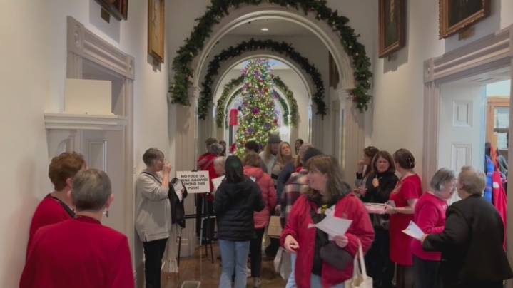 Old State House Museum hosts annual holiday open house