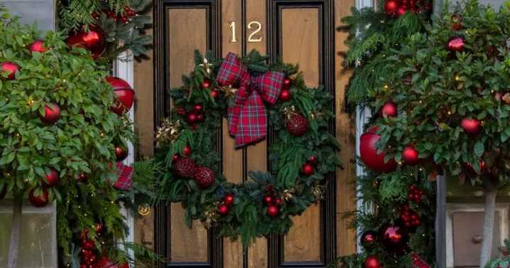 Images show Edinburgh's 'most festive street' as incredible wreaths displayed