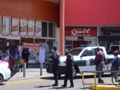Sujeto amenaza a trabajadora para robar joyería de Plaza Oriente
