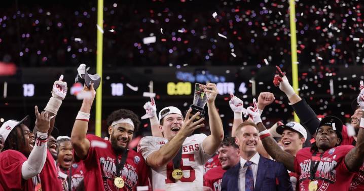 No. 2 Indiana beats No. 1 Ohio St. 13-10, winning first Big Ten title since 1967