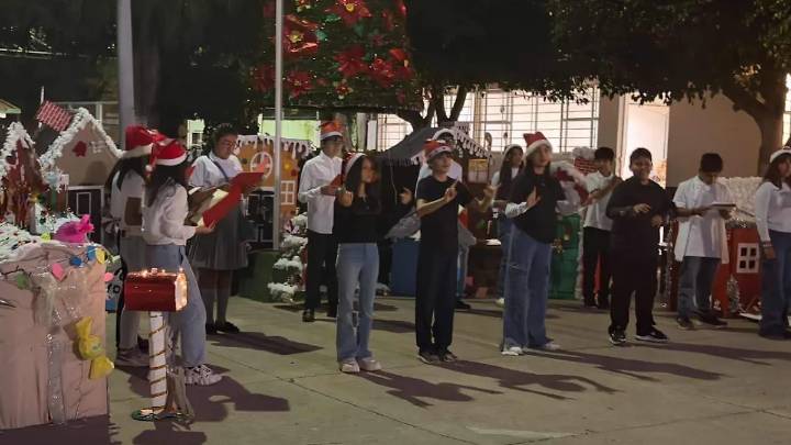 Secundaria General Ramón García Garibay celebra su programa navideño con arte, inclusión y encendido del árbol en Celaya