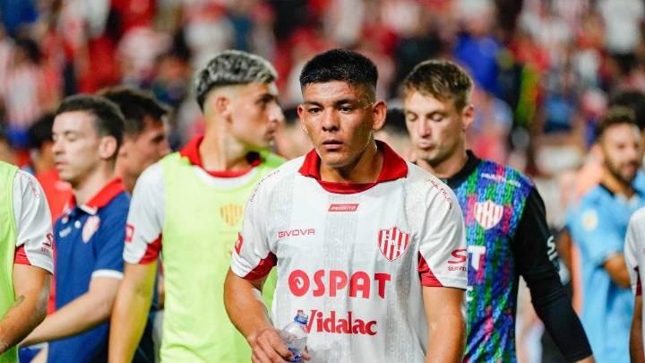 La dirigencia de Unión sigue sin definir la situación de Diego Díaz