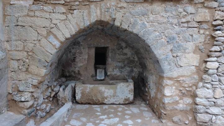 La Fundación Santa María de Albarracín ultima la restauración de la fuente medieval de Pitarque