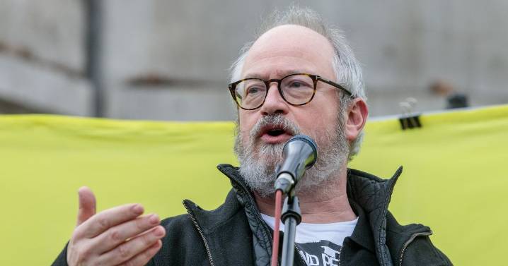 BBC presenter quits after 'once gently criticising Stephen Fry'