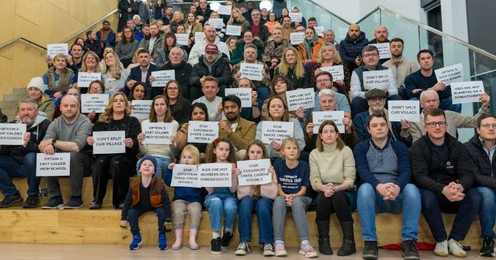 More than 400 people turn out to demand new West Lothian high school