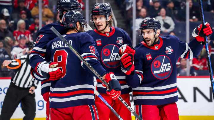 Hellebuyck makes 24 saves in return from knee injury, Jets top Capitals