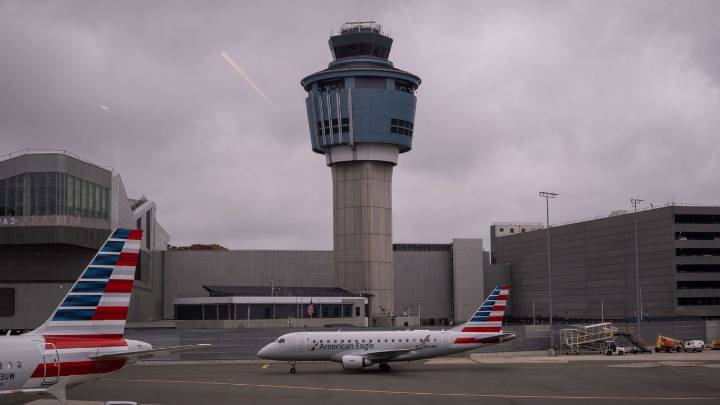FAA launches investigation into US airlines over flight cuts ordered during the shutdown
