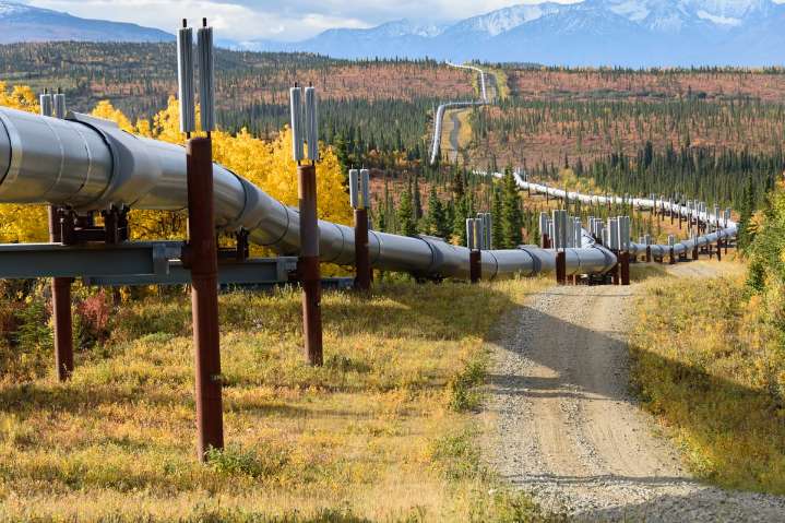 1 Magnificent High-Yield Pipeline Stock Down 20% to Buy and Hold Forever