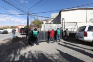 Quitan rejas colocadas para cerrar calles en Fuentes del Valle