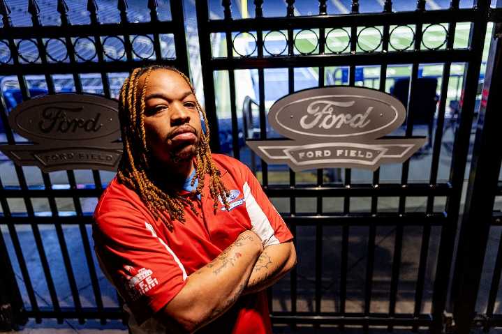 Pass the turkey: Viral NFL Thanksgiving moment didn’t cost security guard his job