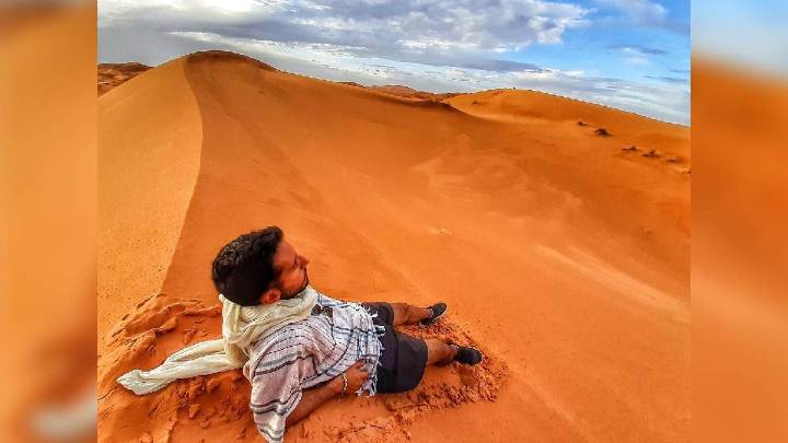 Dejó la carrera para cumplir su sueño de viajar por el mundo y hoy lleva 80 países recorridos