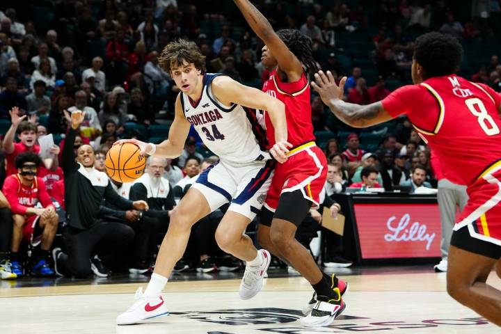 Deadspin | 'Throttled' No. 11 Gonzaga, No. 18 Kentucky embrace marquee matchup