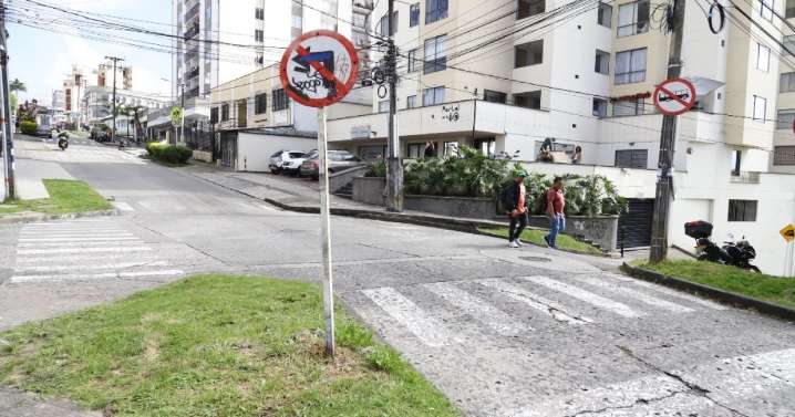Habitantes del barrio Versalles de Manizales exigen medidas urgentes para la seguridad vial en la calle 50