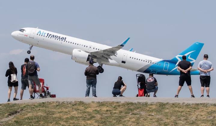 How will passengers be impacted? Air Transat pilots vote in favour of strike mandate