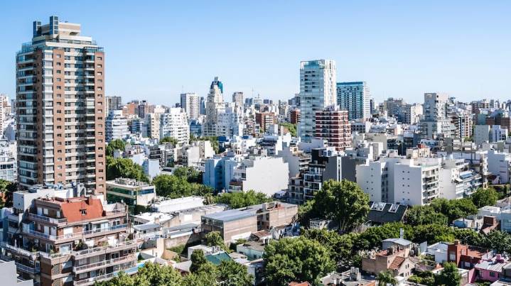 Las expensas en Ciudad de Buenos Aires son hasta 111% más caras que en el conurbano: qué pasó en noviembre
