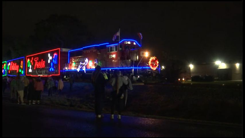 Holiday train makes stop in Gonzales on Tuesday night