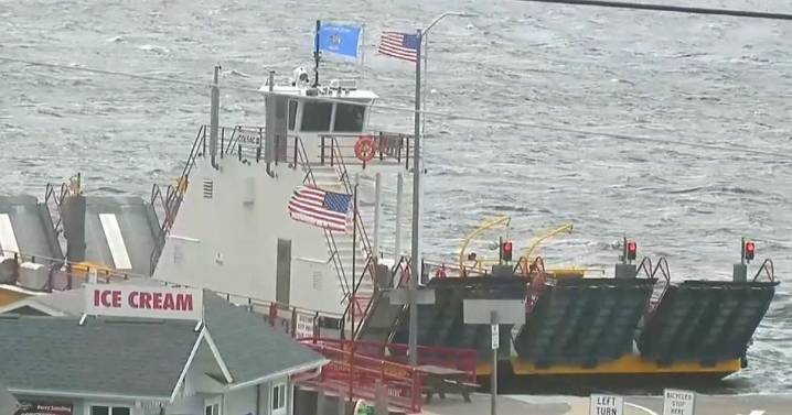 Merrimac ferry closes for season
