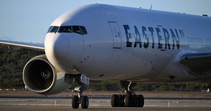 Llega otro avión a Venezuela con 172 migrantes desde EEUU en pleno aislamiento aéreo