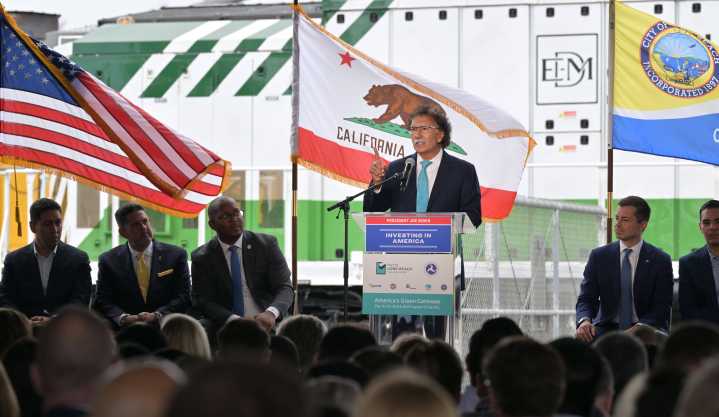 Long Beach port to hold meeting to update public on Pier B on