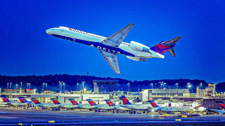 25-Year-Old Delta Boeing 717 Returns To Saint Louis Following Acidic Smell In Cabin
