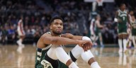 Antetokounmpo undergoes MRI after leaving Bucks’ game with Pistons due to right calf strain
