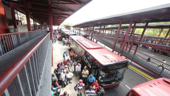 Navidad venezolana entre éxodo festivo, anhelos de diversión y descanso