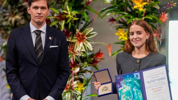 La hija de María Corina Machado recibió el premio Nobel de la Paz en nombre de su madre