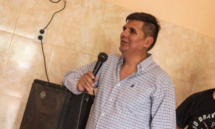 Carlos Martínez de paseo por Bermejo para “despejarse” por su problema de salud