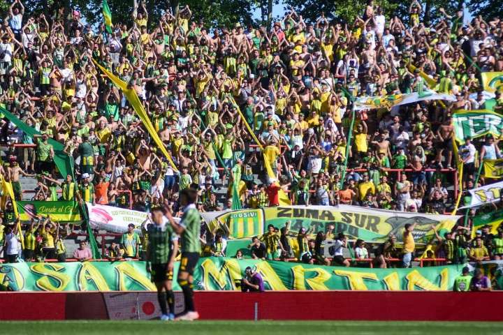 Aldosivi debuta ante su “clásico” y cierra el Apertura en el Monumental: ¿cuándo juega Di María en el Minella?