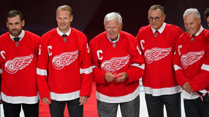 The Hockey News doesn't have Steve Yzerman No. 2 on top 100 Red Wings list