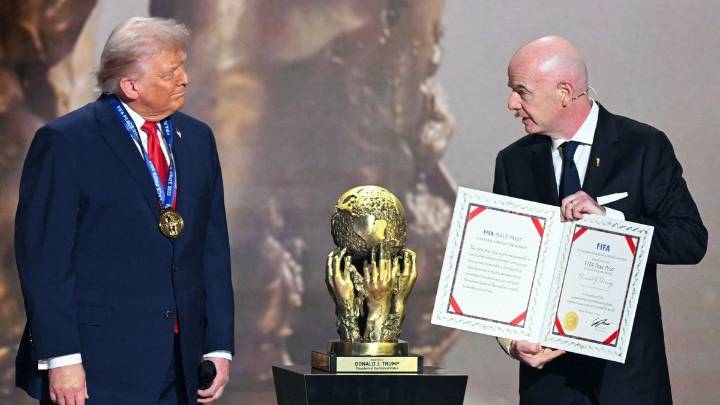 FIFA reconoce a Trump con el primer Premio de la Paz por sus esfuerzos por "unir al mundo"