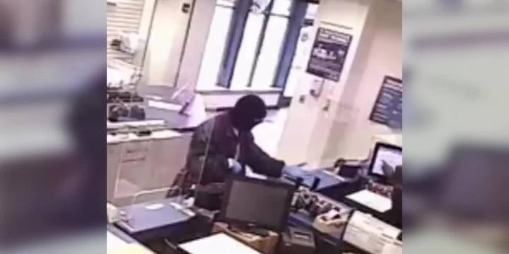 WATCH: Columbia post office robbed at gunpoint, suspect wanted