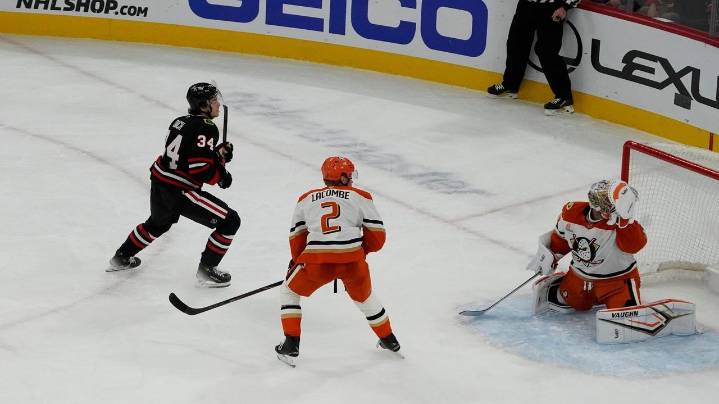 Bedard's 4 points lead Blackhawks to a 5-3 comeback win over Ducks