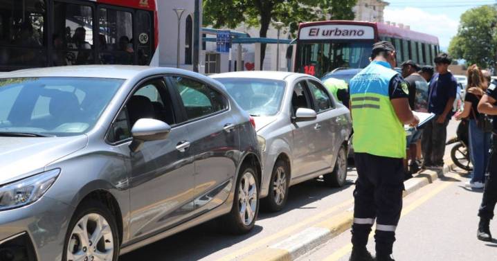 Cuádruple choque en avenida Urquiza