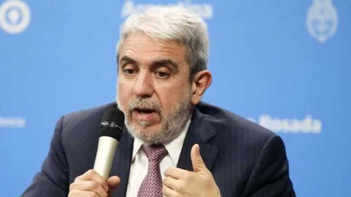 Fútbol para Todos: absuelven a Aníbal Fernández y Jorge Capitanich