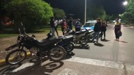 En operativo de saturación policial secuestran otras seis motos y una caja de camioneta con parlantes en zona de la Costanera.