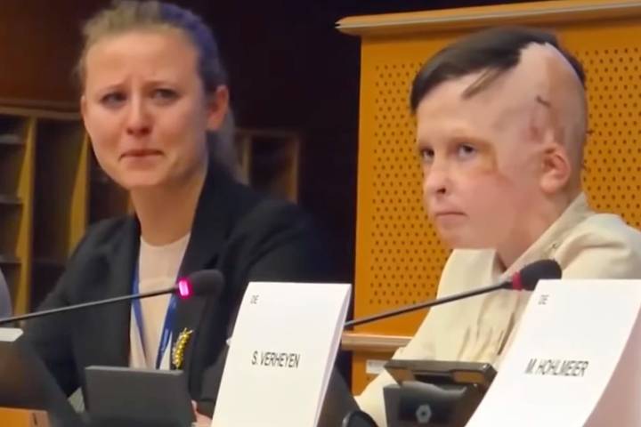 Interpreter Cries During 11-Year-Old's Testimony of Mom's Missile Strike Death