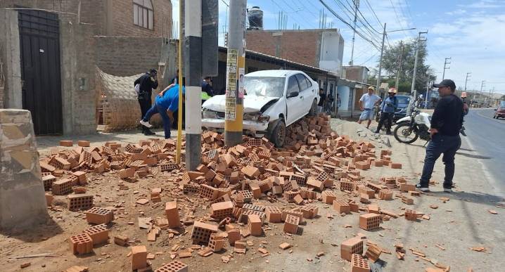 Ica: despiste deja a conductor herido y vehículo severamente dañado