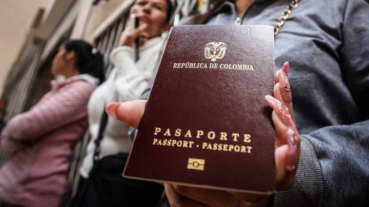 Fallas en financiación e importación ponen en riesgo implementación del nuevo pasaporte: Contraloría