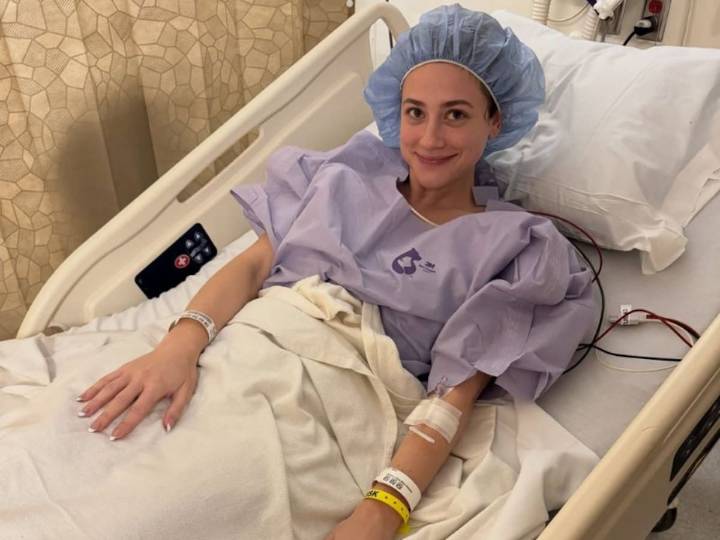 Preocupación. Lili Reinhart, la estrella de Riverdale, se mostró internada y contó qué le sucedió