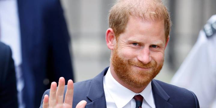 El príncipe Harry ironiza sobre Donald Trump: "Los estadounidenses estáis obsesionados con las películas navideñas y, claramente, con la realeza"