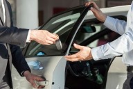 Economía moderada y ventas de autos nuevos suben 1 % en México