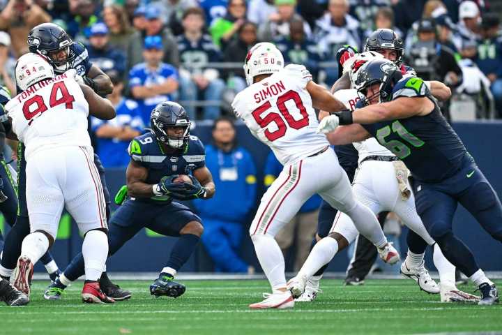 Jalen Sundell returns to Seahawks practice, position unclear